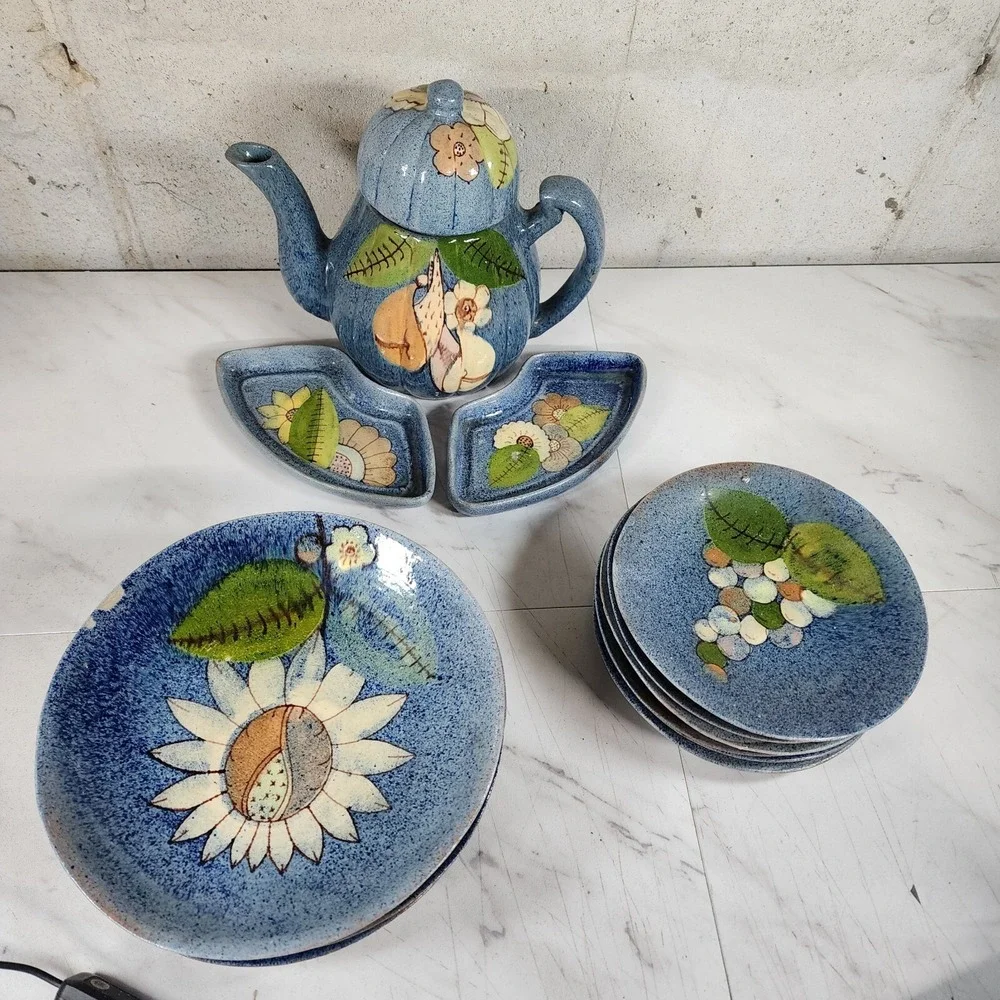 Vintage TLAQUEPAQUE Mexican COFFEE / TEA POT Art Deco‎ Magical Plates Set